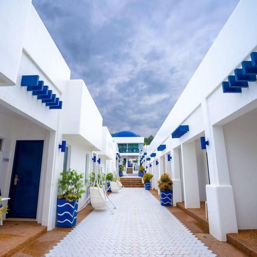 Ruhe Suites Coron Bagian luar foto