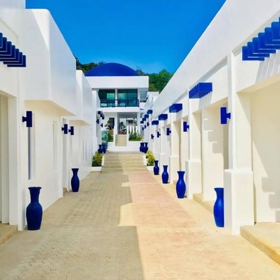 Ruhe Suites Coron Bagian luar foto